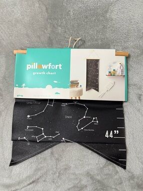 Pillowfort Black Constellation Growth Chart Banner